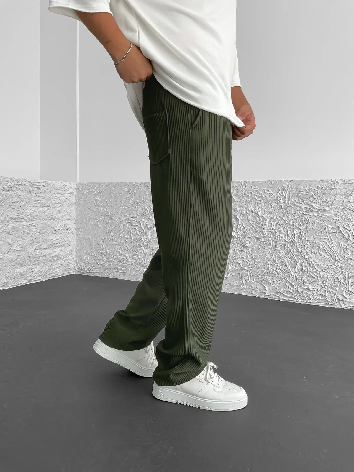 Abel | Relaxed Fit Corduroy Pants