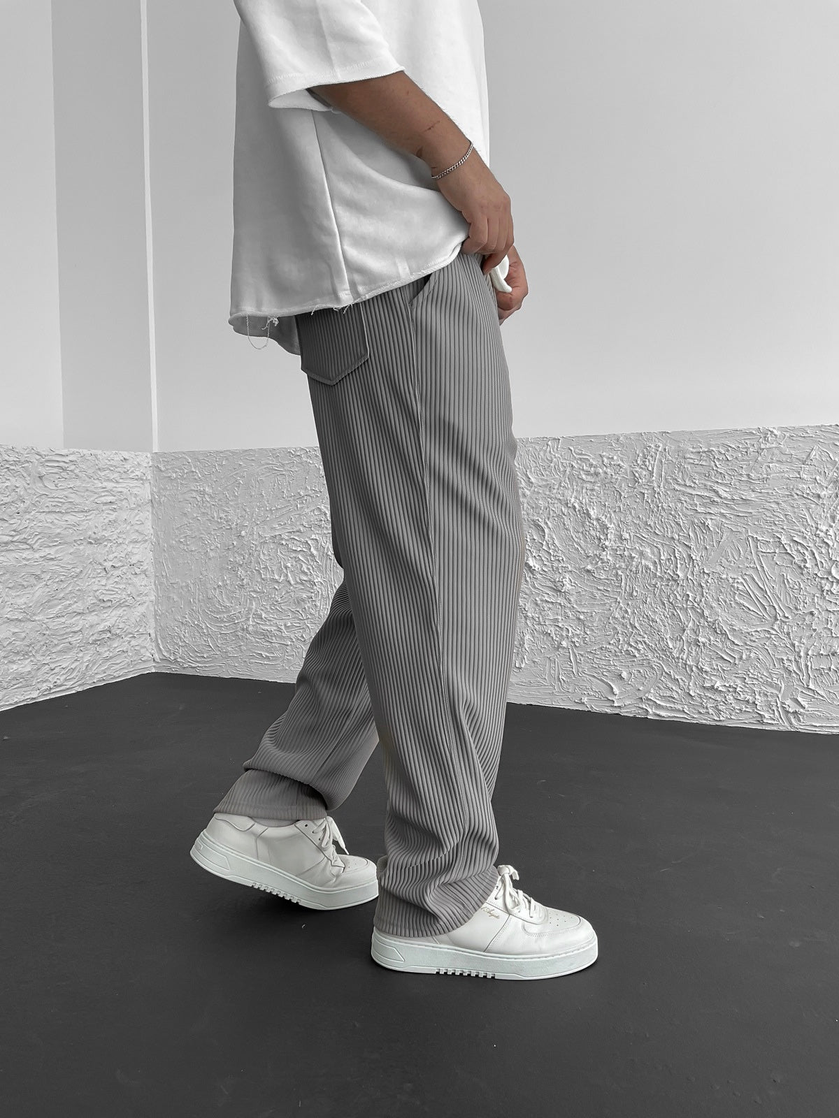 Abel | Relaxed Fit Corduroy Pants