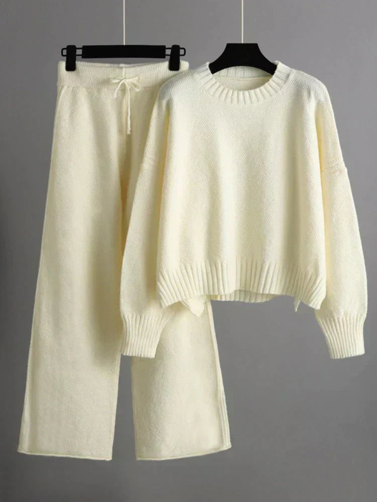 Darevo | Elegant Knitwear Duo